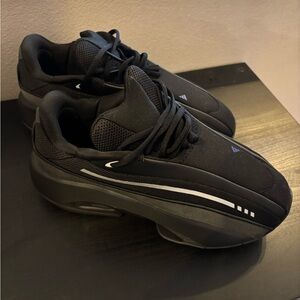 adidas Mad IIInfinity men’s sneakers - size 8.5